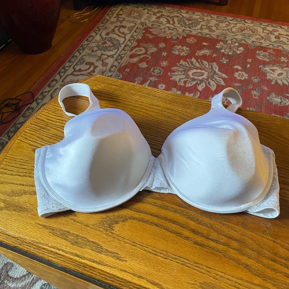 42DD bra